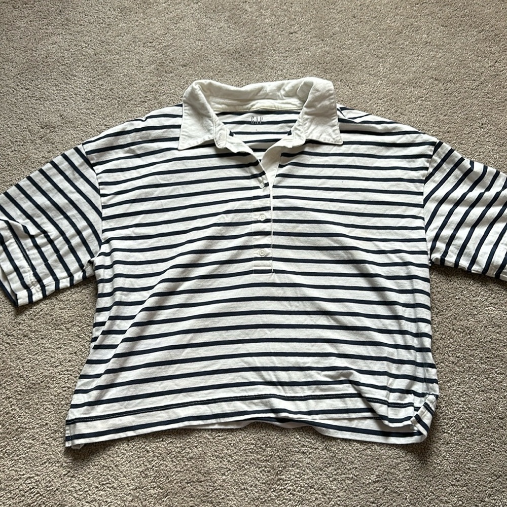 Lightly worn gap polo crop top women’s size L